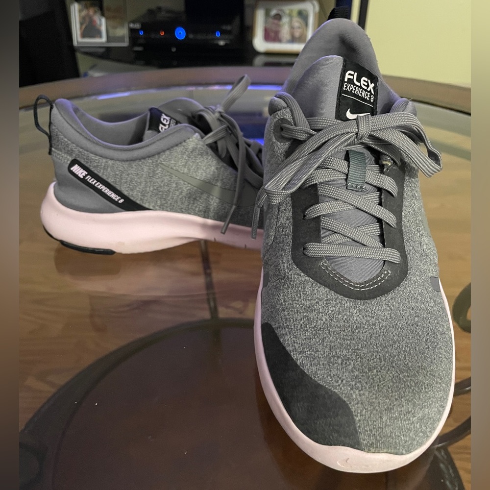 Nike Flex Experience 8